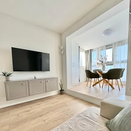 Apartamento Urban Haven, *